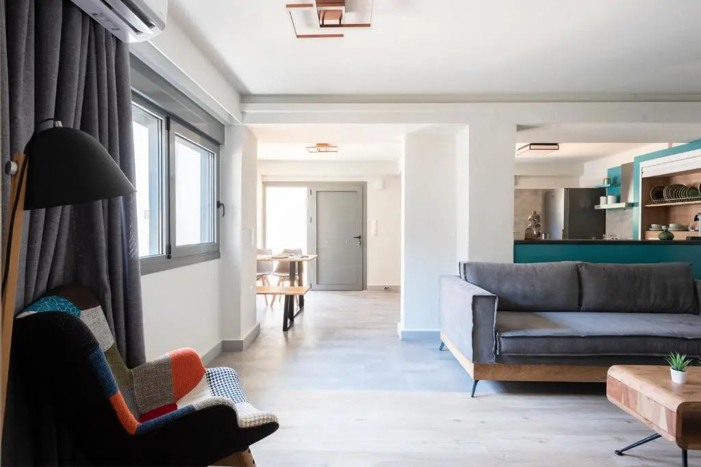 Groundfloor 2br Apartment with Smallyard in the Heart of Kalamata
