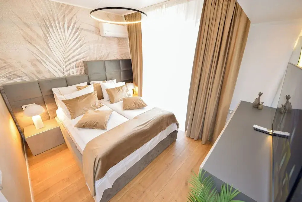 Wabi Sabi - One Bedroom - Romana Square