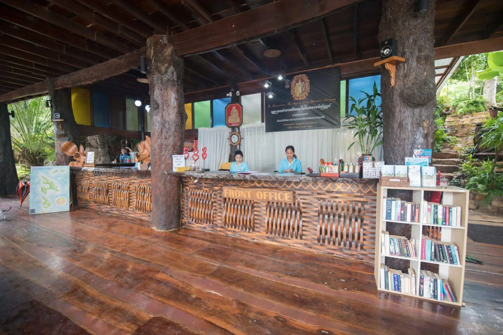 Отель Phi Phi The Beach Resort