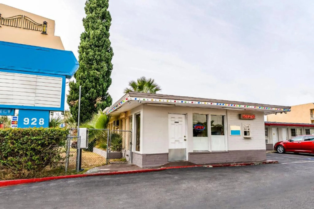 OYO Gateway Motel Las Vegas North Strip/Fremont St. Area