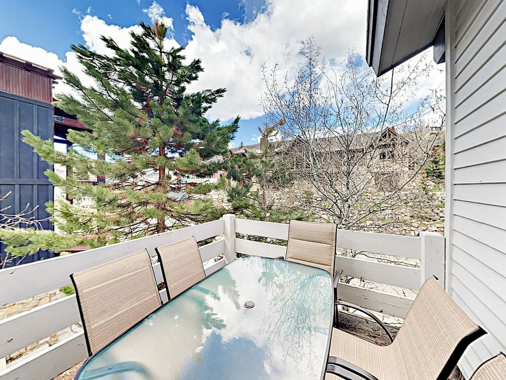 New Listing! Modern Townhome W/ Private Hot Tub 3 Bedroom Townhouse