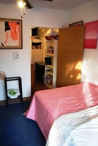 Econo Hostel