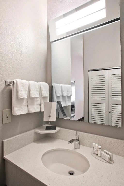 Courtyard by Marriott Charlotte Ballantyne