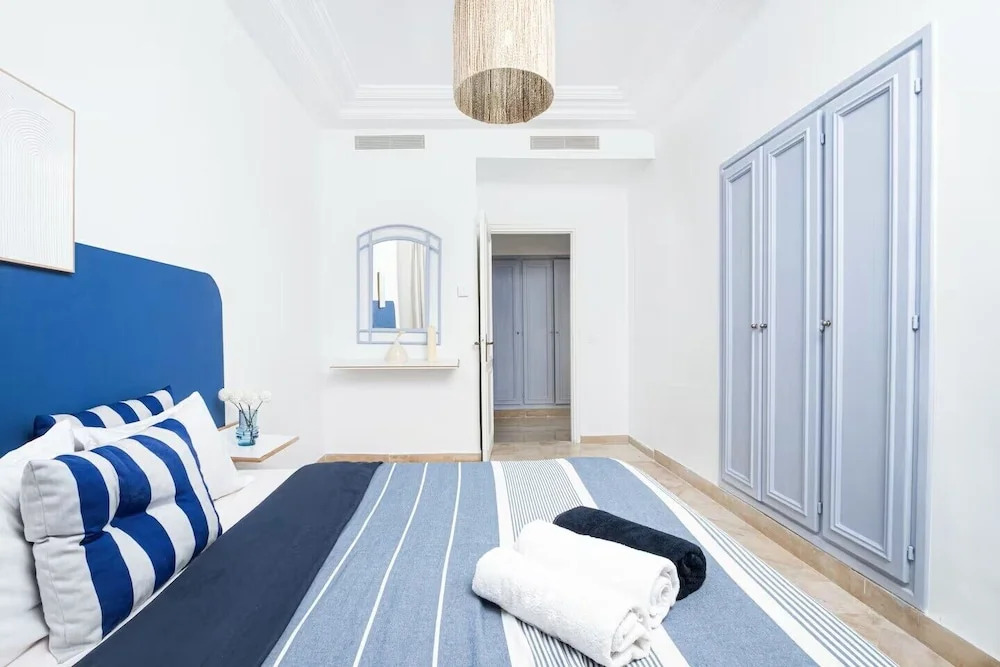 Charming 2-bedroom Apartment With Ocean View in Carthage