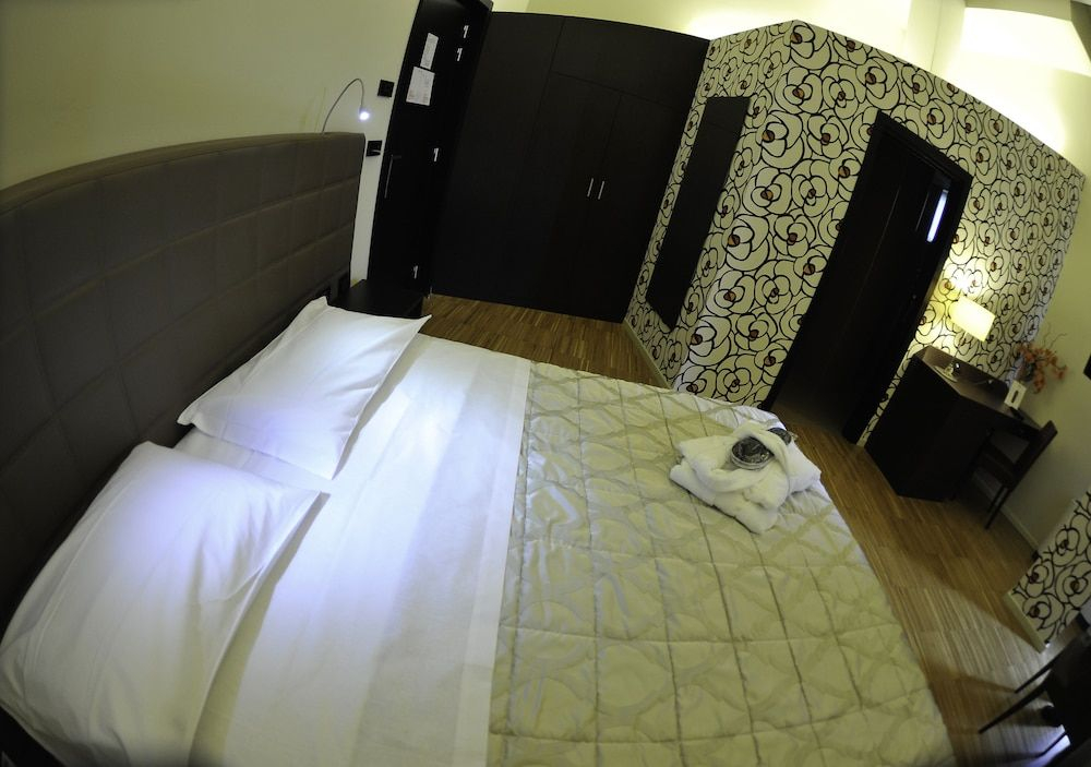 EKK Hotel