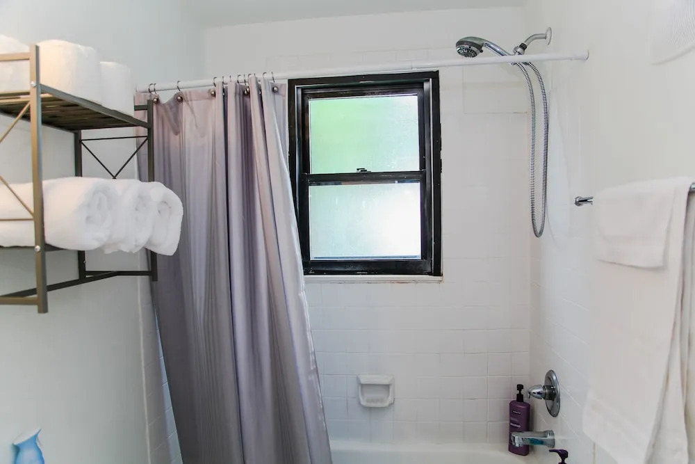 Lavish 1 Bd Apartment in Music City Near DT