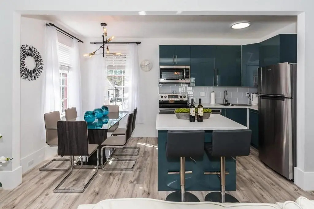 20 Hypolita - Luxury Downtown Apartment