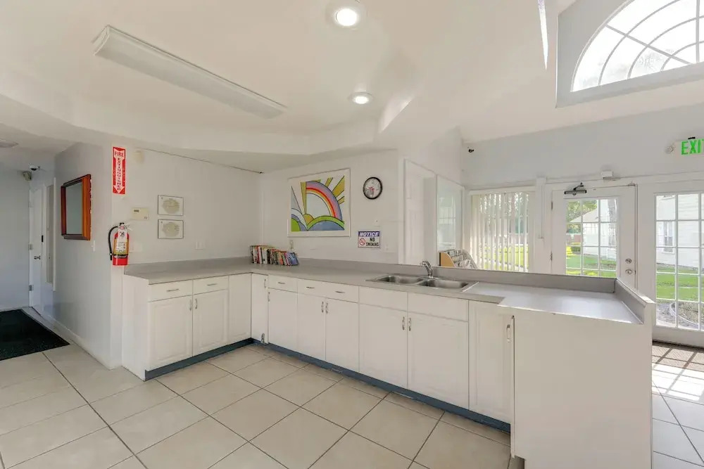 8 Mi to Disney: Resort-style Condo w/ Pool Access