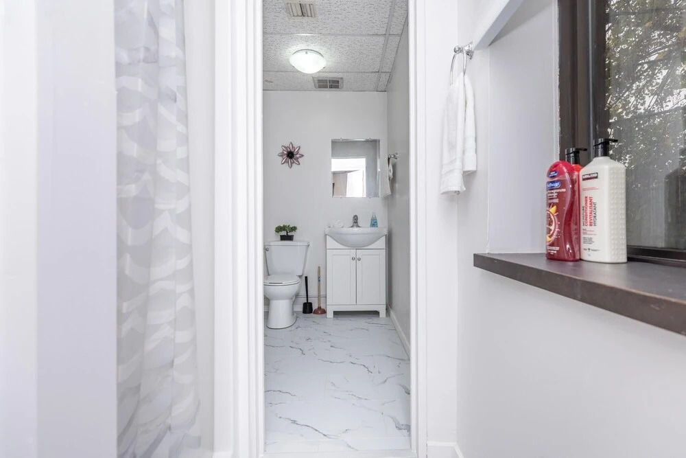 King Bed Studio Apartment - Near Chinatown