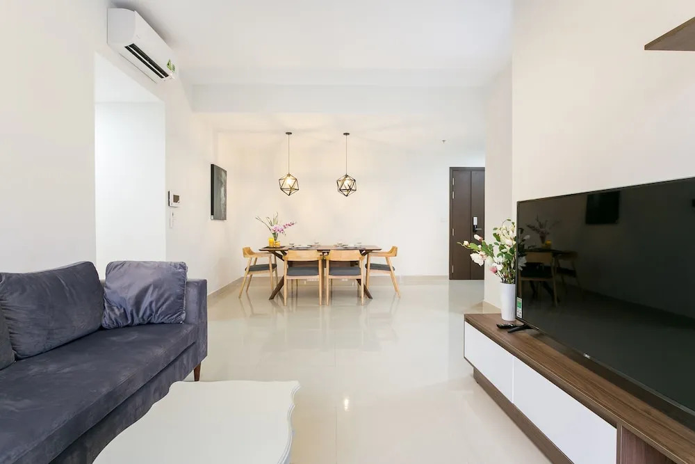 Infinity Pool Signature - Saigon Rivergate