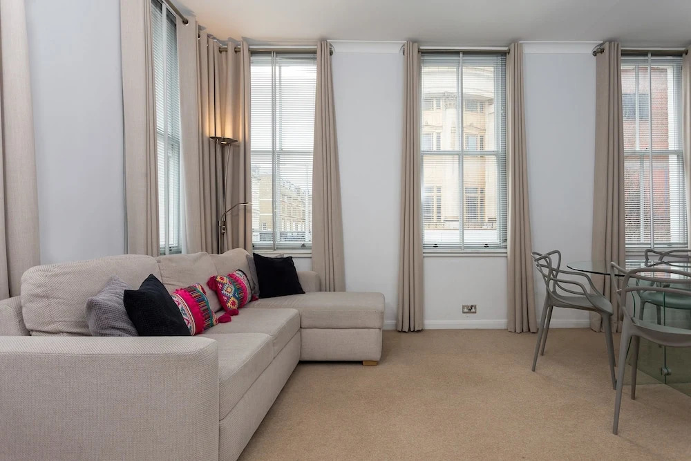 1 Bedroom Flat in Chelsea Sleeps 4