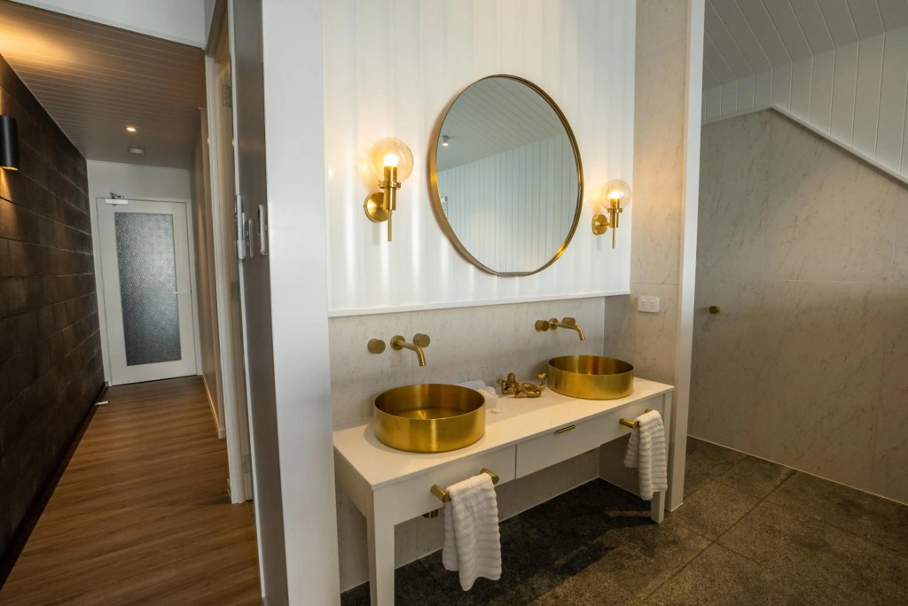 Dacha on Maggie No#1 OPULENT AND LUXURIOUS
