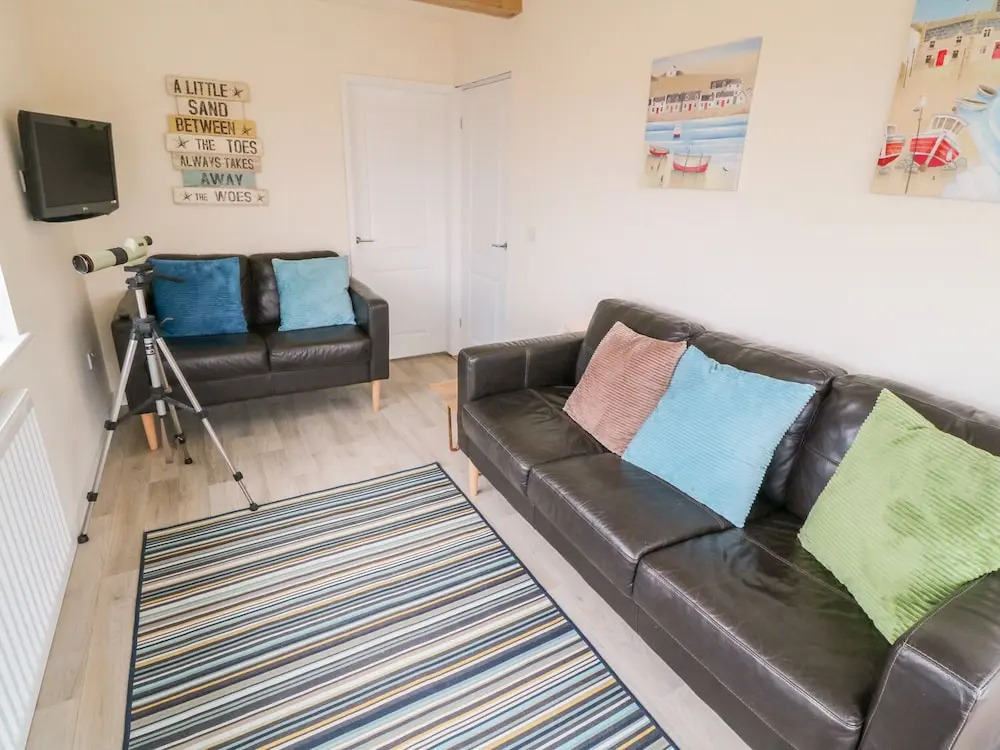 1 Beach Cottages