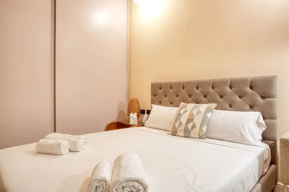 JOIVY Stylish Central Maisonette