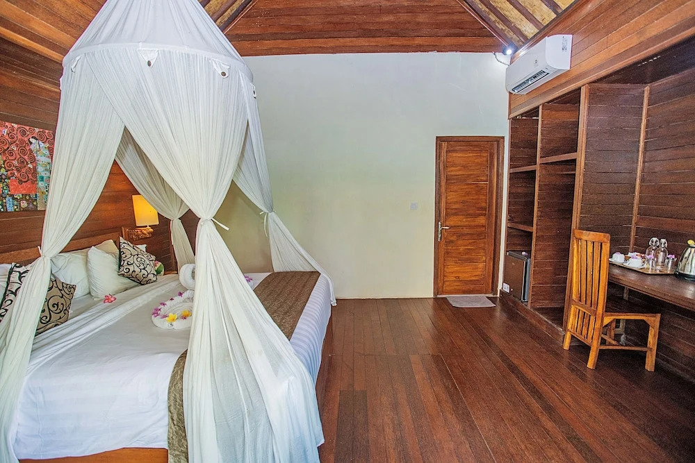DMuncuk Huts Lembongan