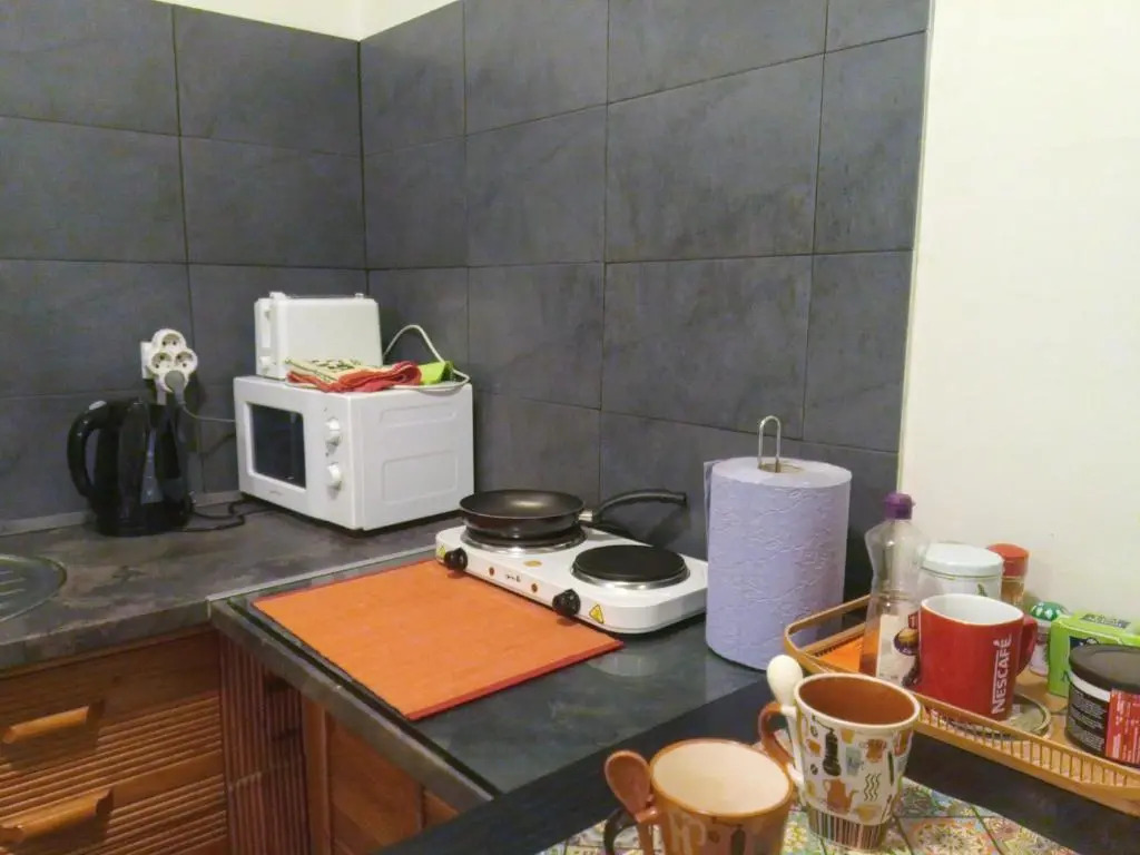 Kingsize Bed 2x2,20 Comfort Super Wifi 70 Mbps Studio!