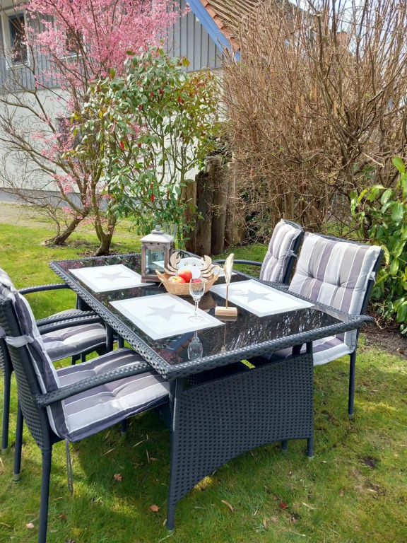 FERIENHAUS SOMMERTRAUM - KINDERFREUNDLICH - 3 Schlafzimmer, Garten, Bad und G-WC, Kaminofen