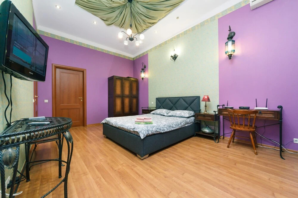 One bedroom Apartment - Centre of Kiev - 2140