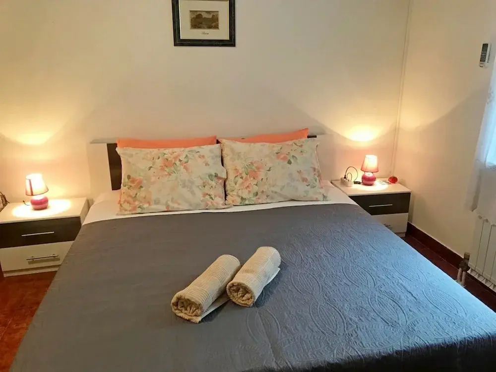 Charming Apartment in Banjole Near Sea