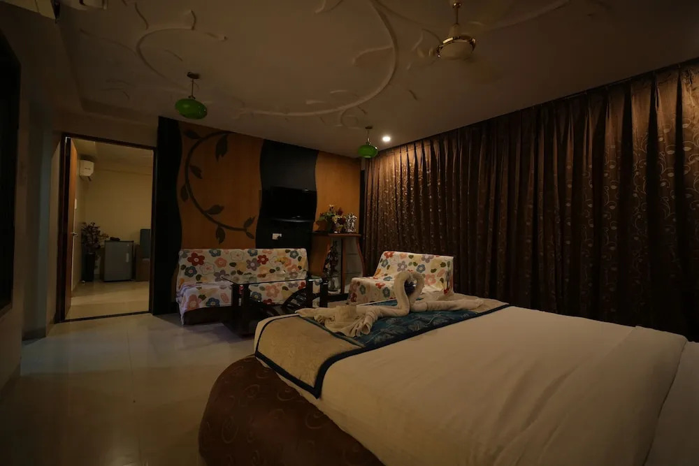 Hotel City Pride