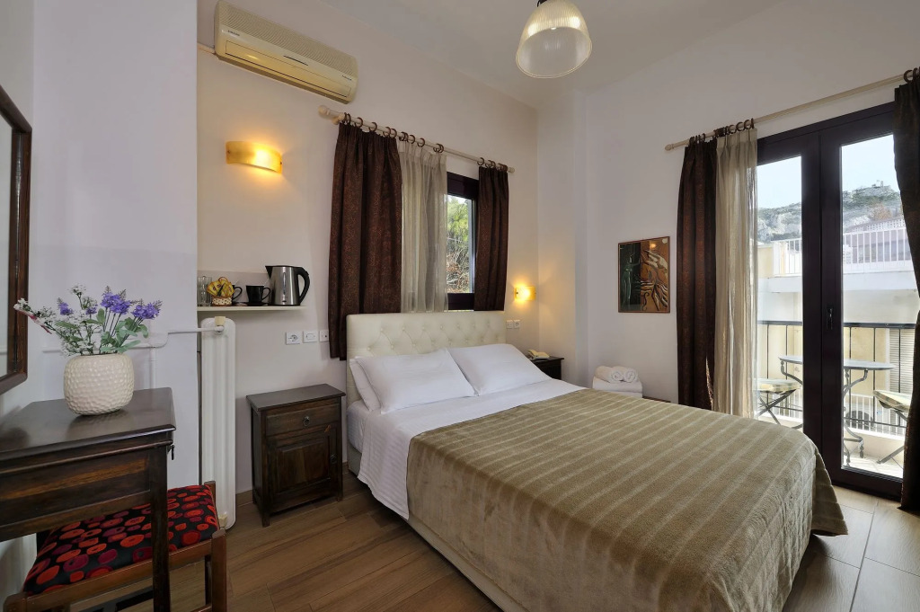 Dryades & Orion Hotel