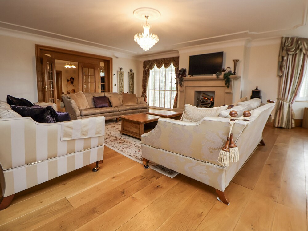 Mount House
