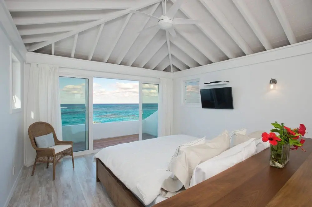 Touch Of Class Cottage: Beachfront Oasis