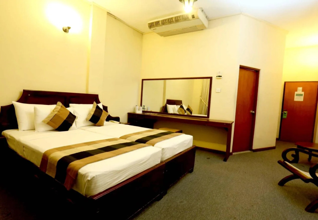 Kandyan Reach Hotel