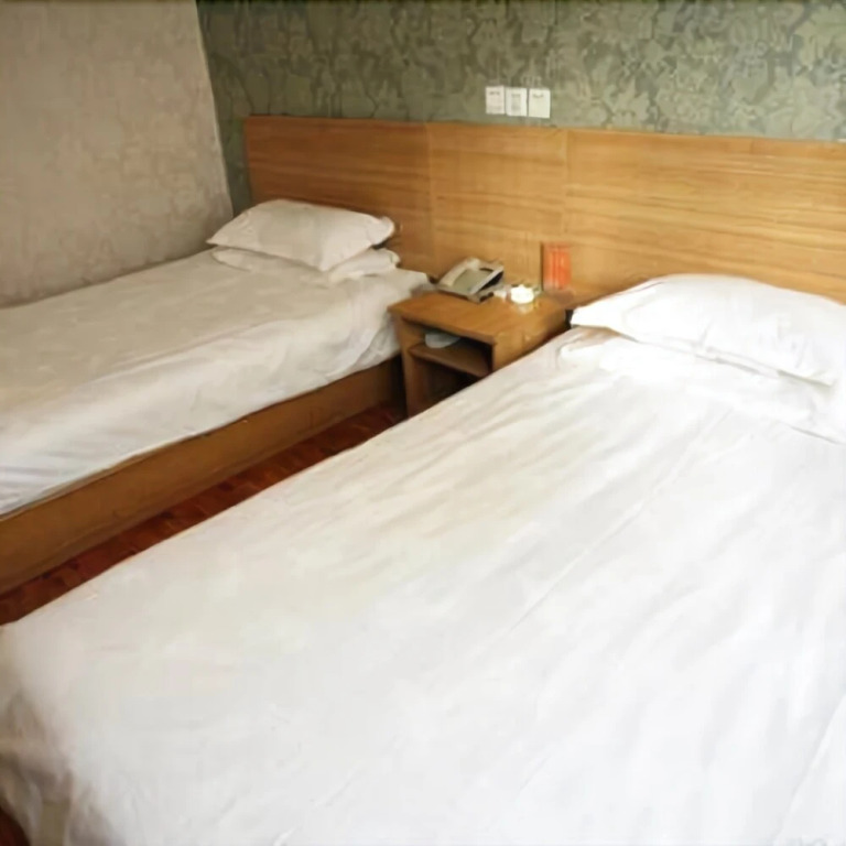 Qiqiqi Express Hotel