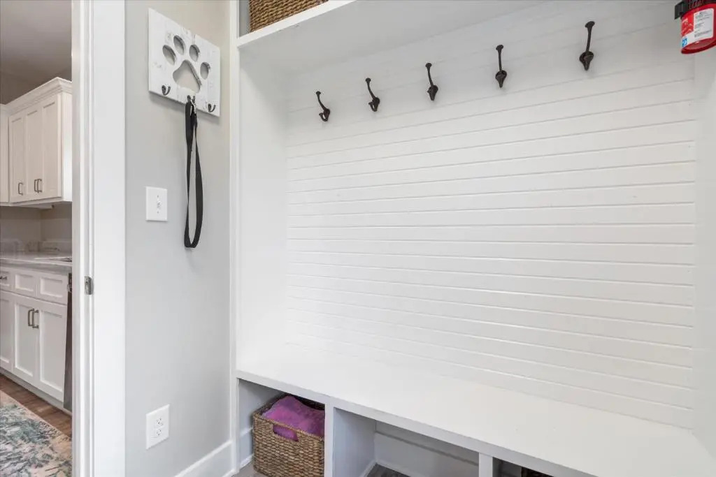 The Hummingbird House - East End Island / Pet Friendly