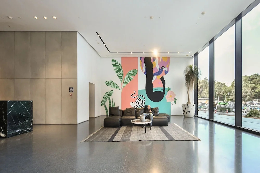 Opulent Ease 2BR Apt in Midtown