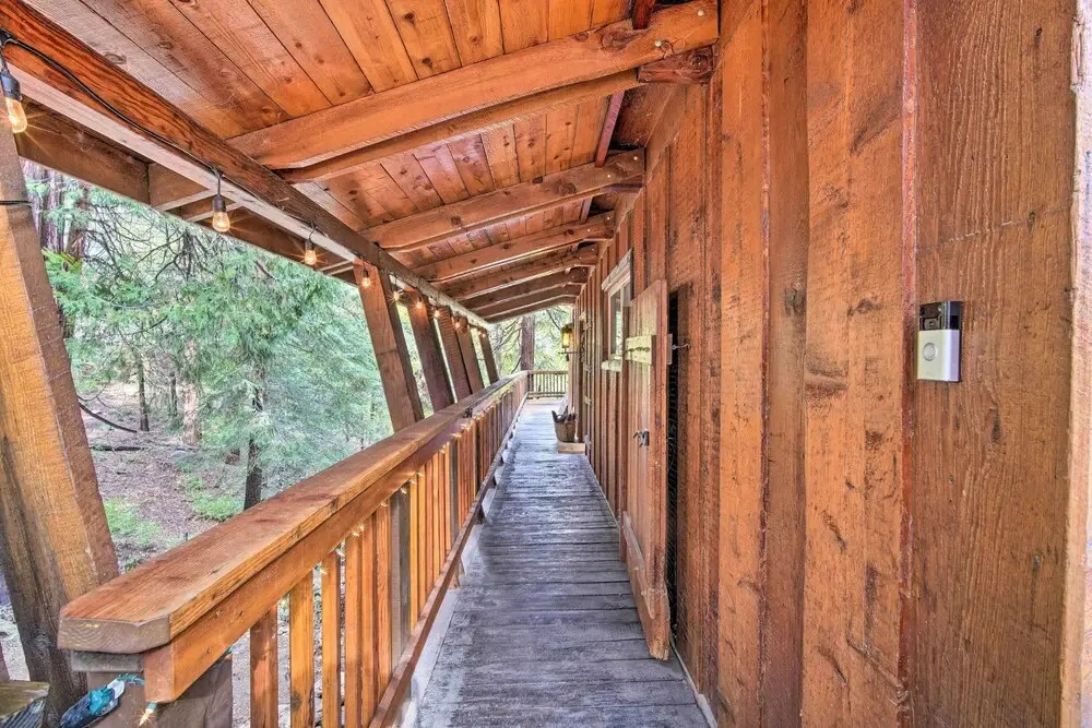 Cabin Vacation Rental: 4 Mi to Lake Arrowhead