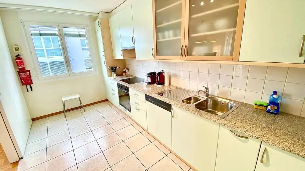Close to the lake and very spacious 3 bedroom