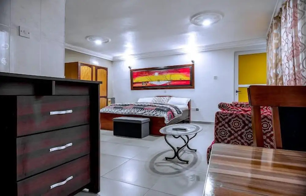 Crislord Palace Hotel