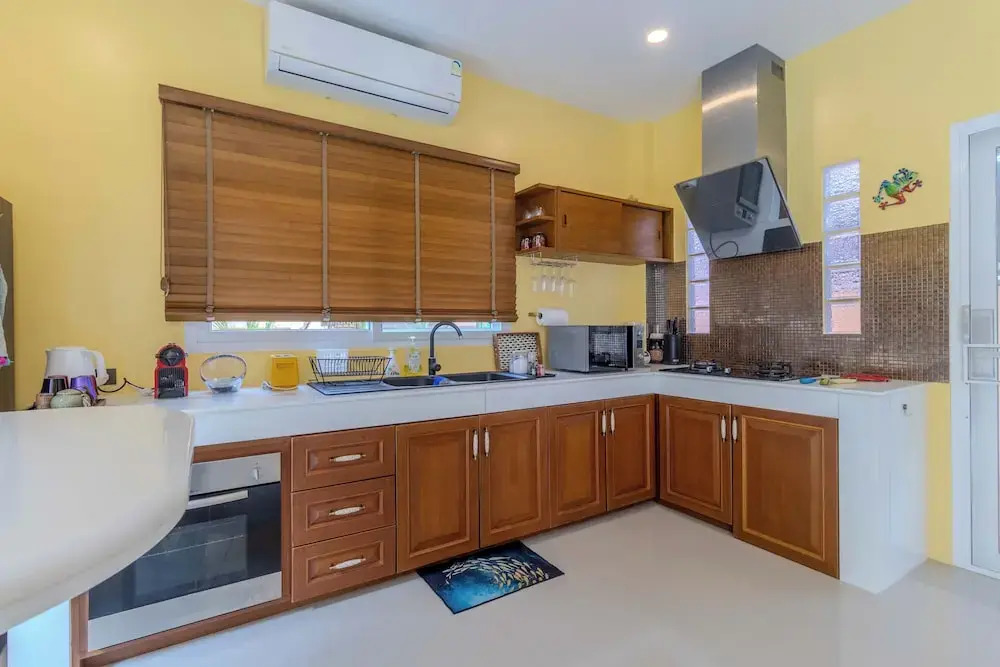 3BR Villa Pool Garden Near Beach V225
