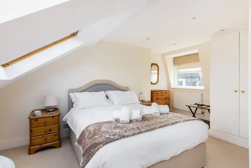 Fabulously British 3 Bed House near Battersea Park