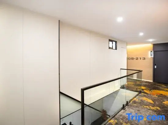 UU Smart Hotel (Taiyuan High-Speed Rail South Station East Square)
