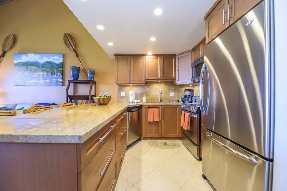 Papakea H404 3 Bedroom Condo by RedAwning