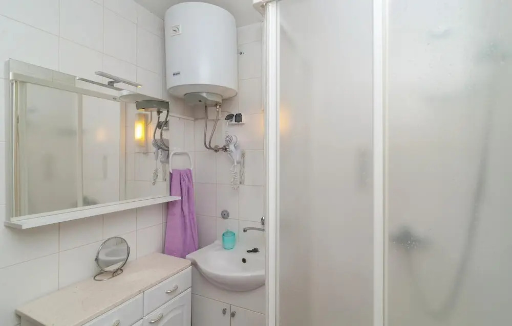Holiday Home Bok