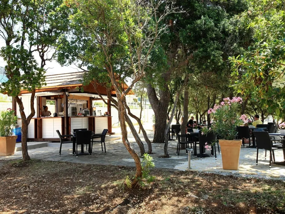 Luxury Apartment with Oven, 13 Km North of the City of Zadar