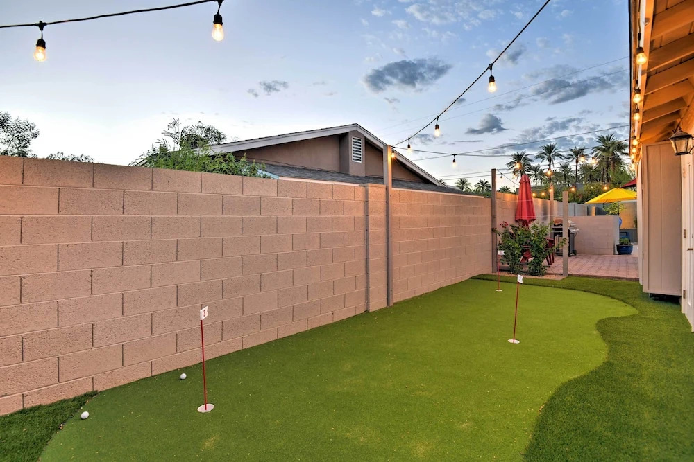 Putting Green! Extra Innings Escape in Phoenix