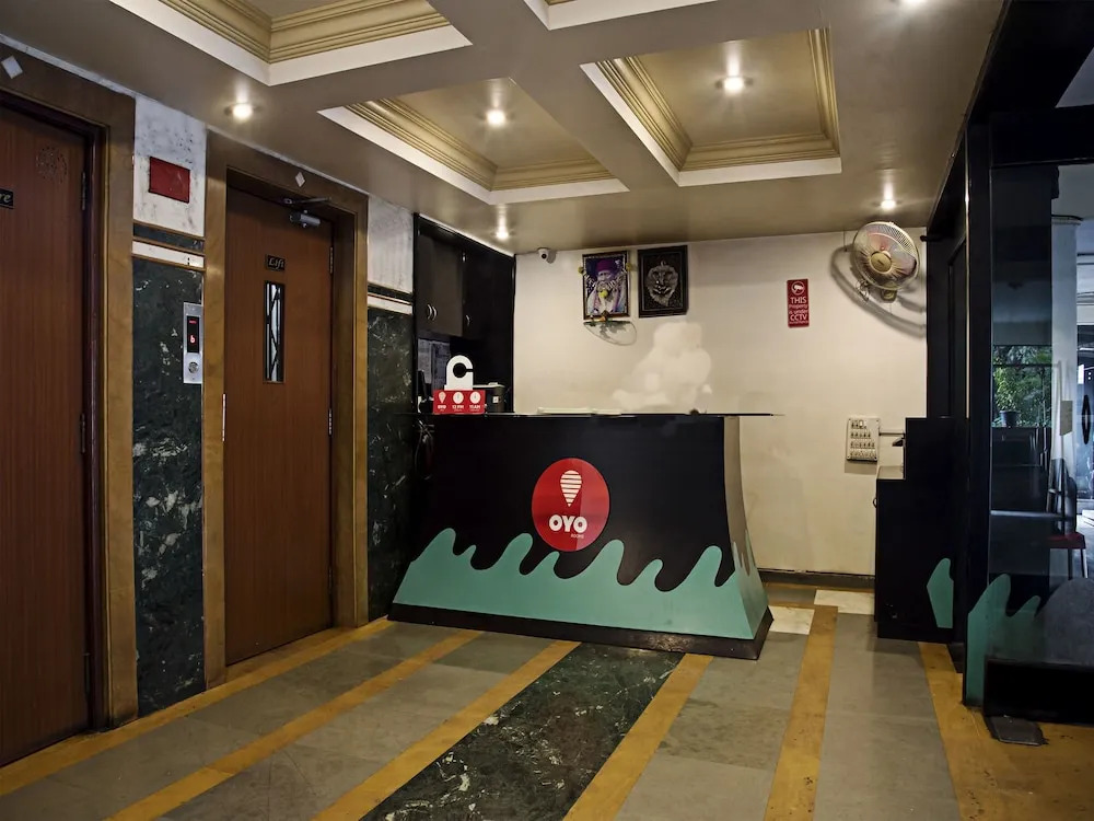OYO 9739 Hotel Ratnalok