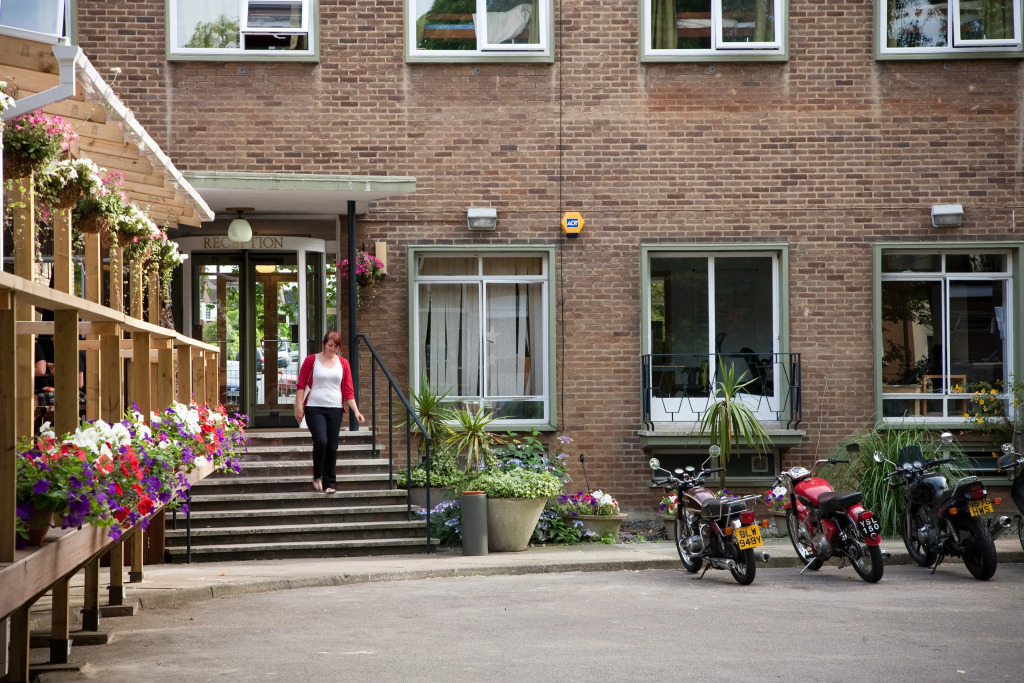 Palmers Lodge Hillspring At Willesden Green