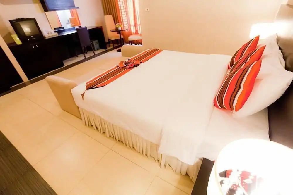 The Residence Airport & Spa