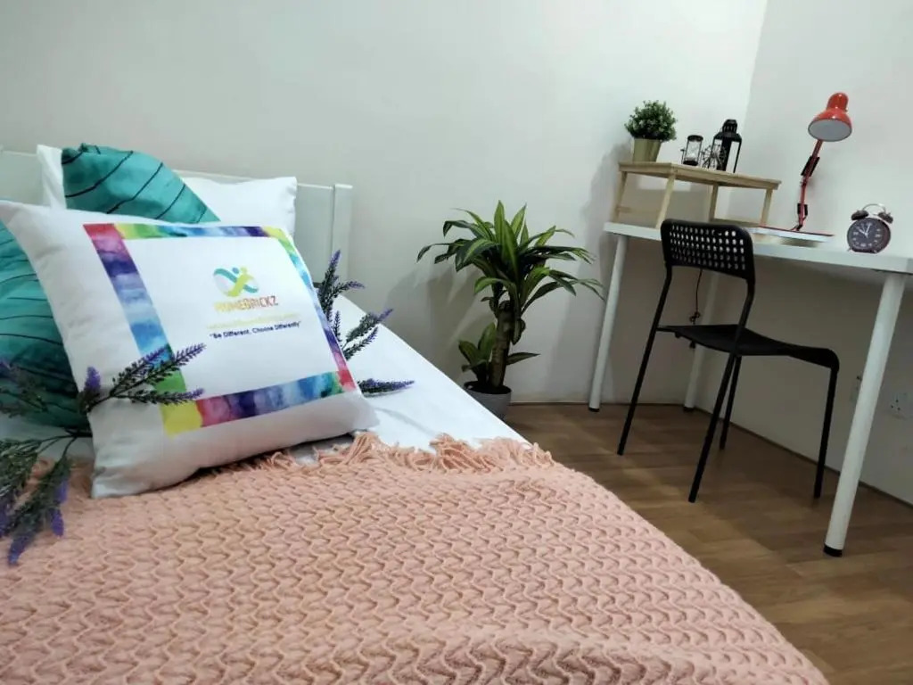 Bed & Pillow Subang Jaya by HomeBrickz
