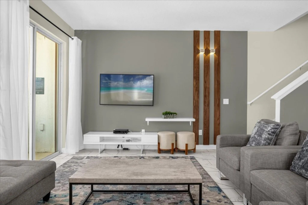 5 Bedrooms 4 Bathrooms Storey Lake 3133 Pp
