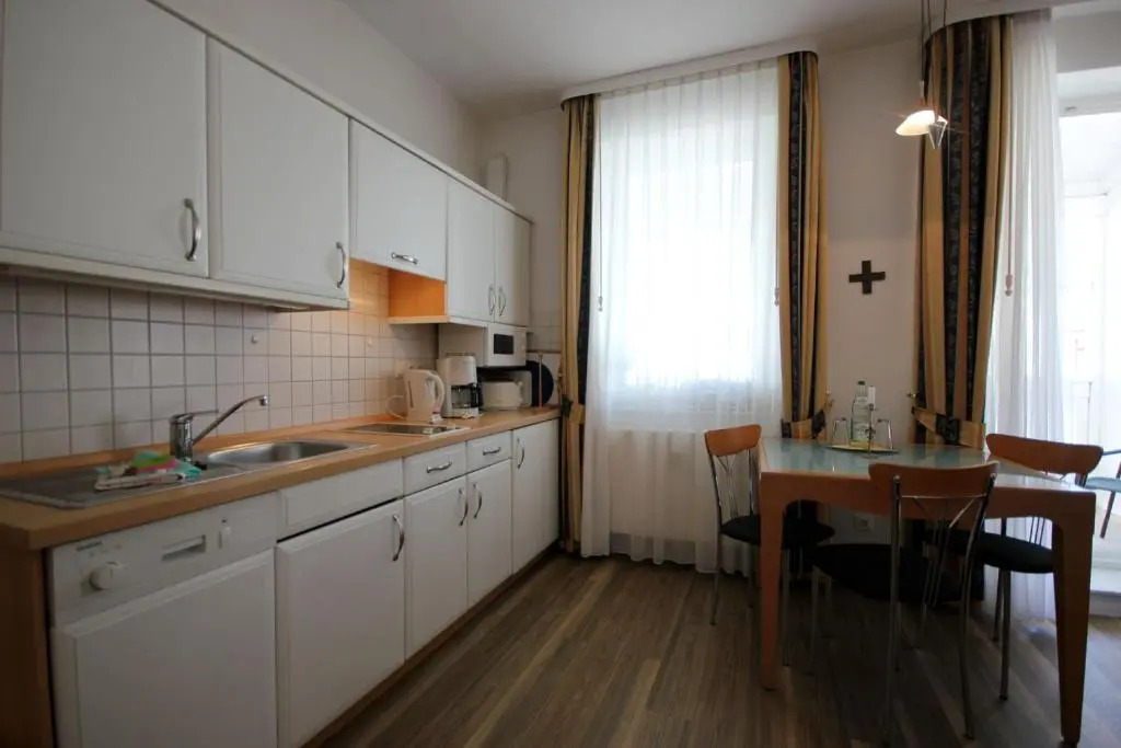 Villa Seydlitz - by Rujana