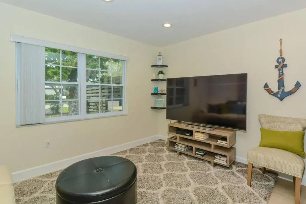 Lovely Cottage near the Beach and Downtown Sarasota