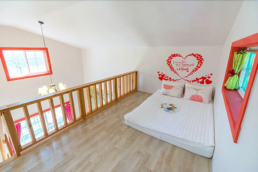 Goseong Sunshine Fullhouse Pension