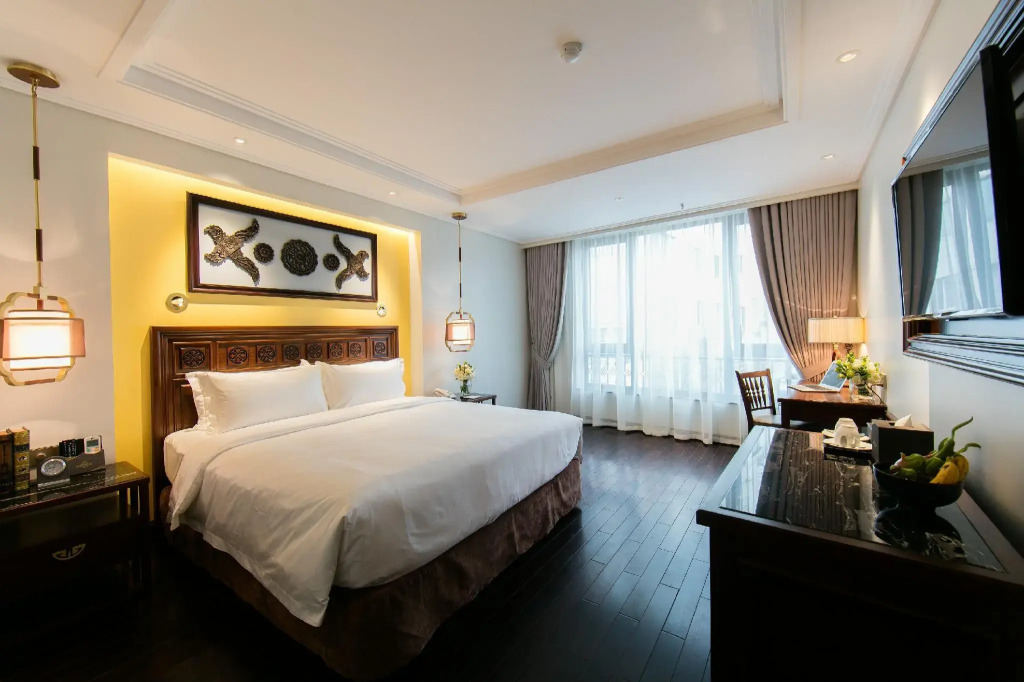 Lucien Hanoi Lakeside Hotel & Rooftop
